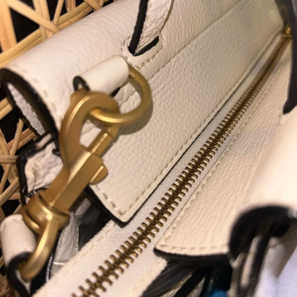 Euc Kate spade Saturday crossbody bag